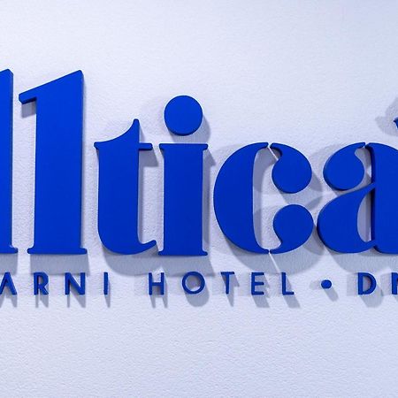 Garni Hotel 11Tica Dm Novi Sad Exteriör bild